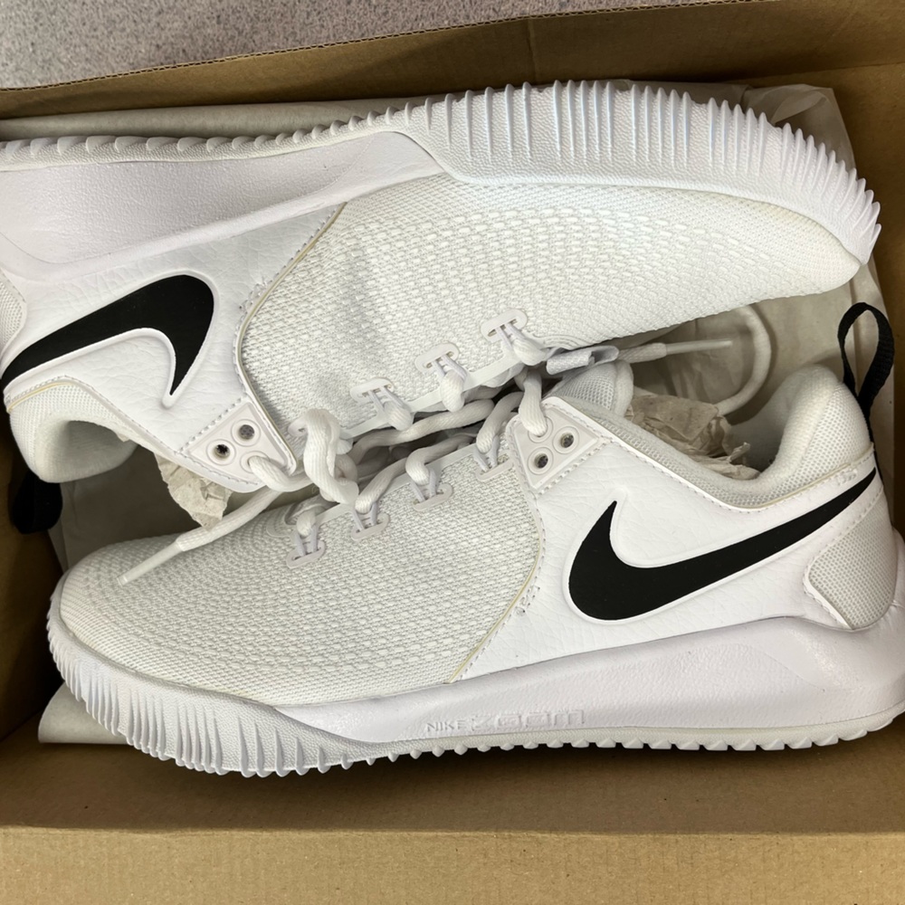 White Nike zoom hyper race 2